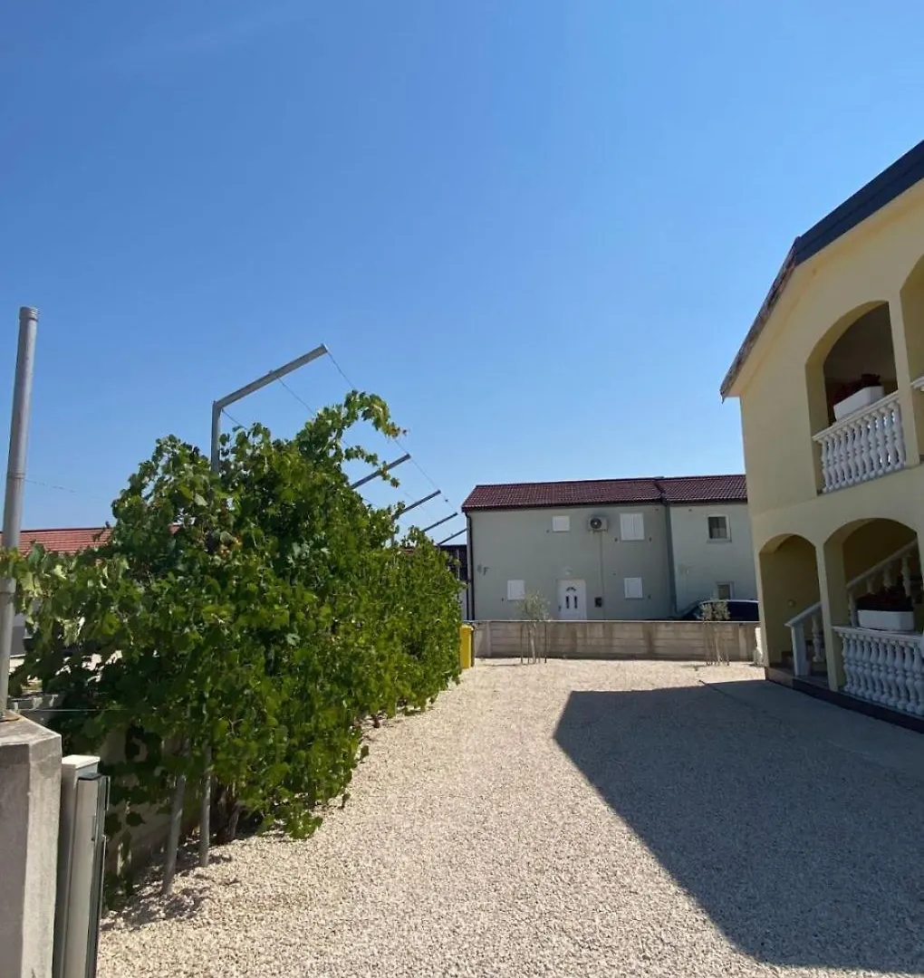 Apartments Draga Vir, Zadar County
