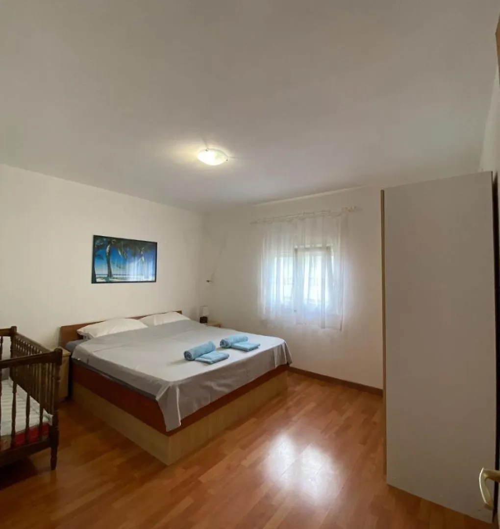 Apartments Draga Vir, Zadar County Vir